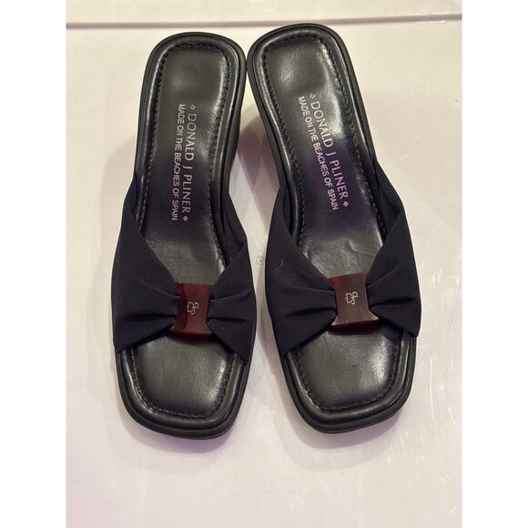 Donald J Pliner Shoes - DONALD J PLINER Vintage Black DJP Wedge Slides Fabric W/Tortoiseshell Center 8.5